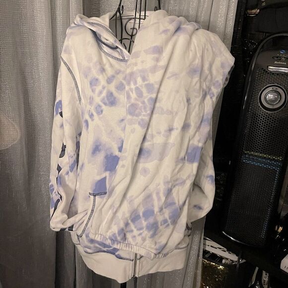 Victoria’s Secret tie die capri sweatsuit/hooded angel zip up & capri joggers xl - Picture 1 of 10